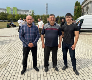 ​СОТРУДНИКИ ДВОРЦА СПОРТА «МАГАС» ИМ.Б.ЕВЛОЕВА ПРИНЯЛИ УЧАСТИЕ В МЕРОПРИЯТИЕ, ПОСВЯЩЕННОМ ДНЮ СОЛИДАРНОСТИ В БОРЬБЕ С ТЕРРОРИЗМОМ